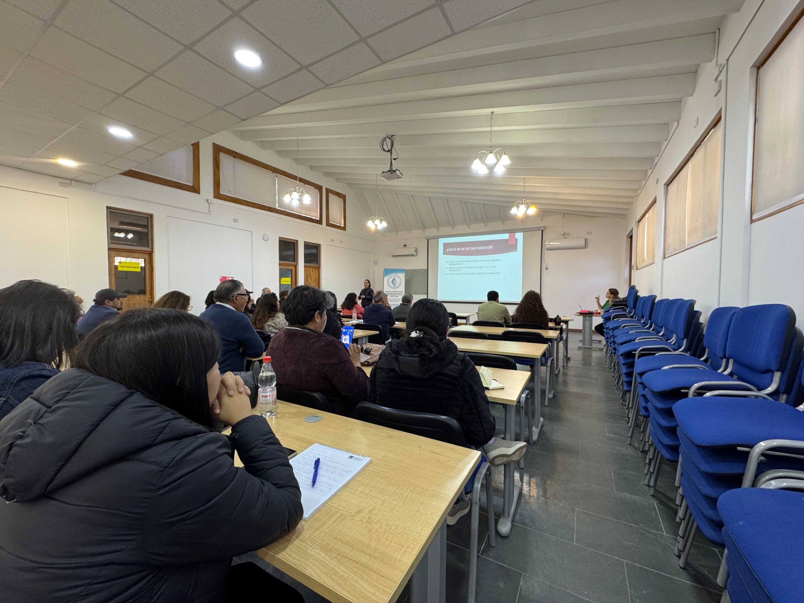 10 Charla Ley Karin