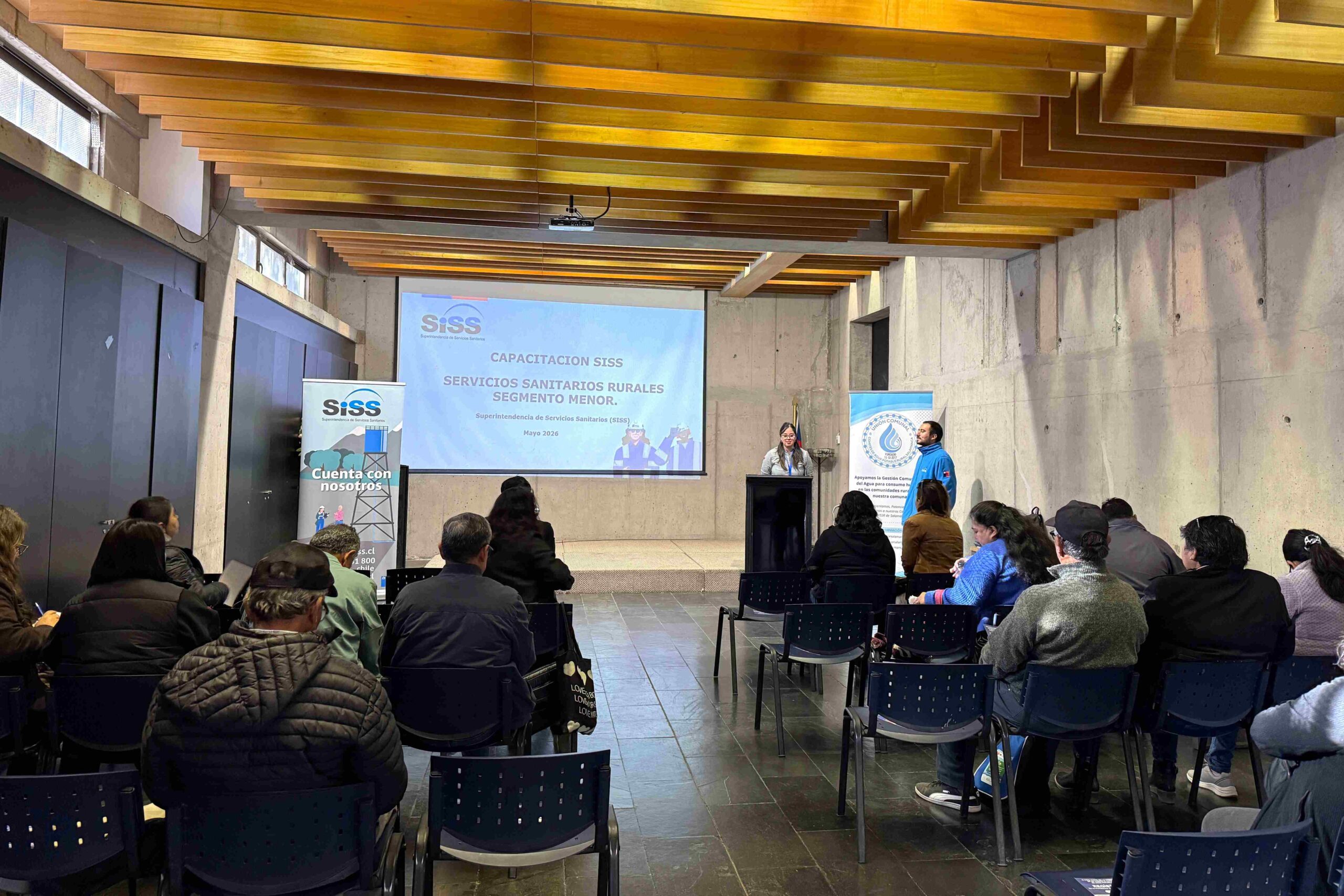CAPACITACIÓN REUNIÓ A LOS 15 APR/SSR DE RANGO MENOR DE SALAMANCA PARA ABORDAR FISCALIZACIONES Y DESAFÍOS DE LA LEY 20.998